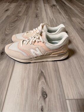 New Balance 997H Beige Pink Sneakers Women’s 8.5